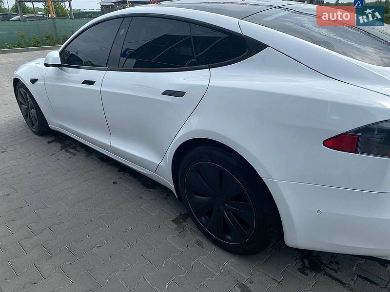 Лифтбек Tesla Model S 2021 в Киеве