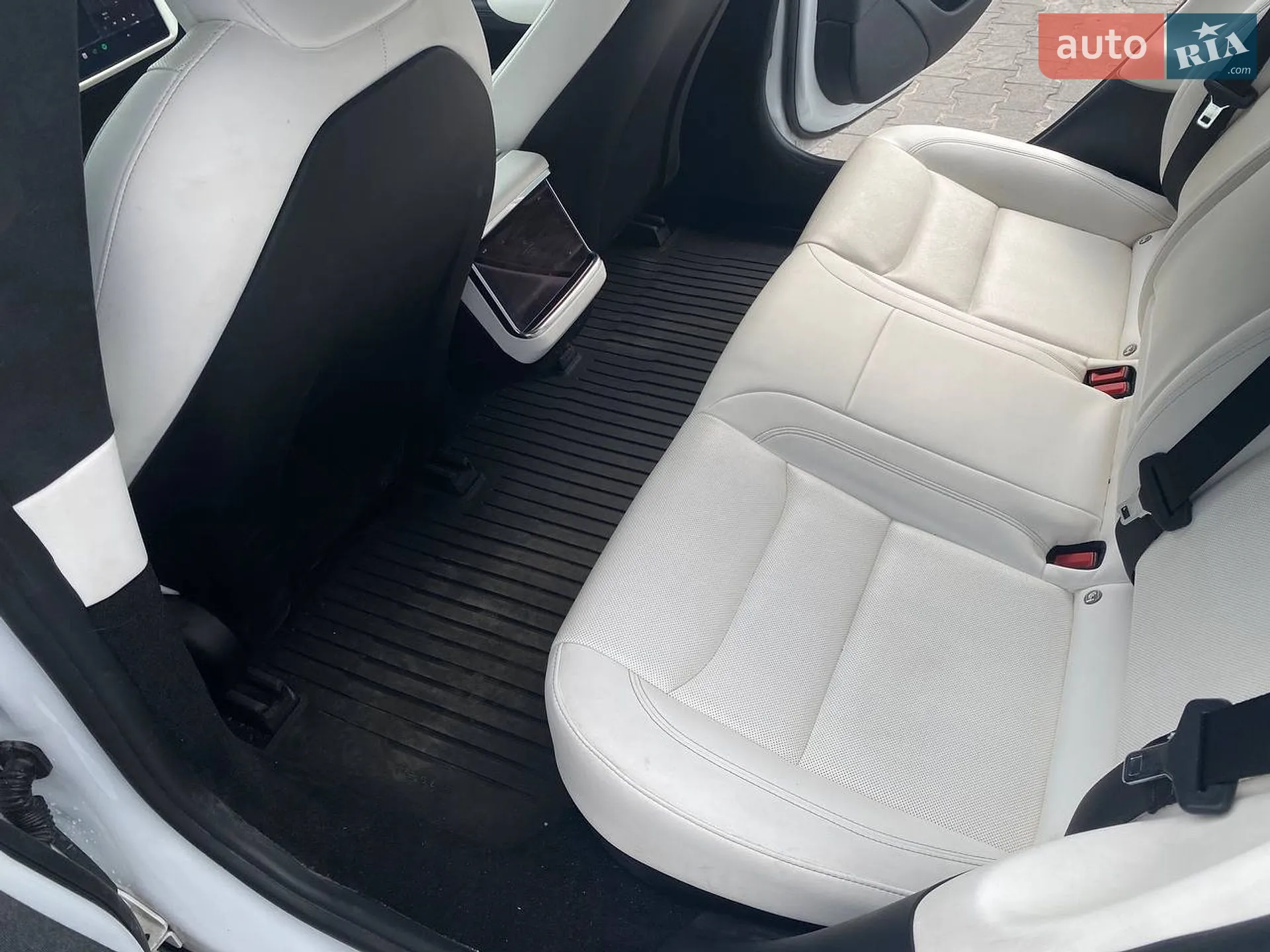2021 Tesla Model S - мініатюра 17