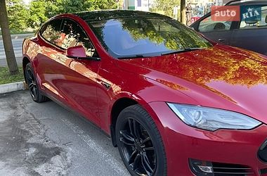 Лифтбек Tesla Model S 2014 в Буче