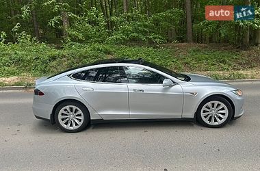 Ліфтбек Tesla Model S 2015 в Львові