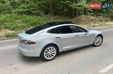 Ліфтбек Tesla Model S 2015 в Львові