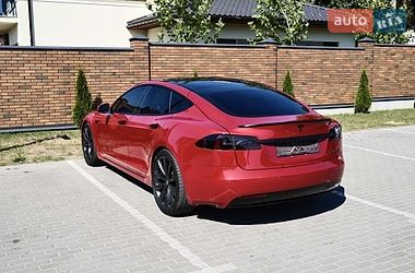 Лифтбек Tesla Model S 2017 в Львове