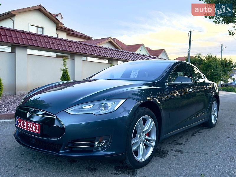 Лифтбек Tesla Model S 2014 в Одессе