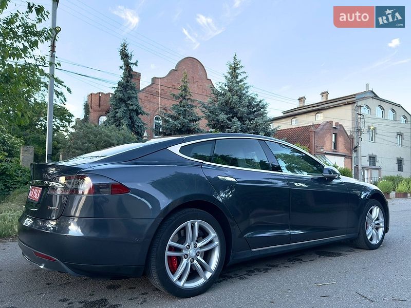 Лифтбек Tesla Model S 2014 в Одессе