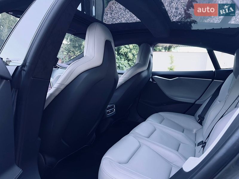 Лифтбек Tesla Model S 2014 в Одессе