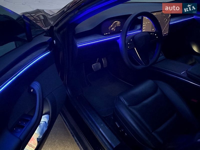 Лифтбек Tesla Model S 2021 в Киеве