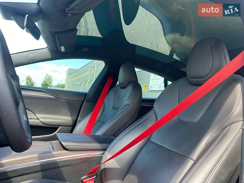 Лифтбек Tesla Model S 2021 в Киеве