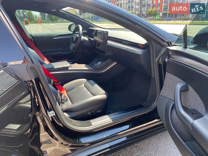 Лифтбек Tesla Model S 2021 в Киеве