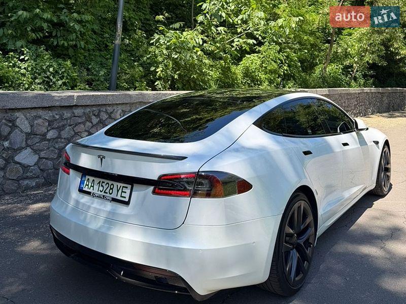 Лифтбек Tesla Model S 2021 в Киеве фото 5 Лифтбек Tesla Model S 2021 в Киеве