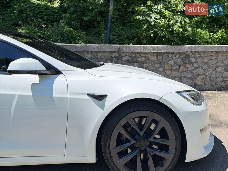 Лифтбек Tesla Model S 2021 в Киеве фото 8 Лифтбек Tesla Model S 2021 в Киеве