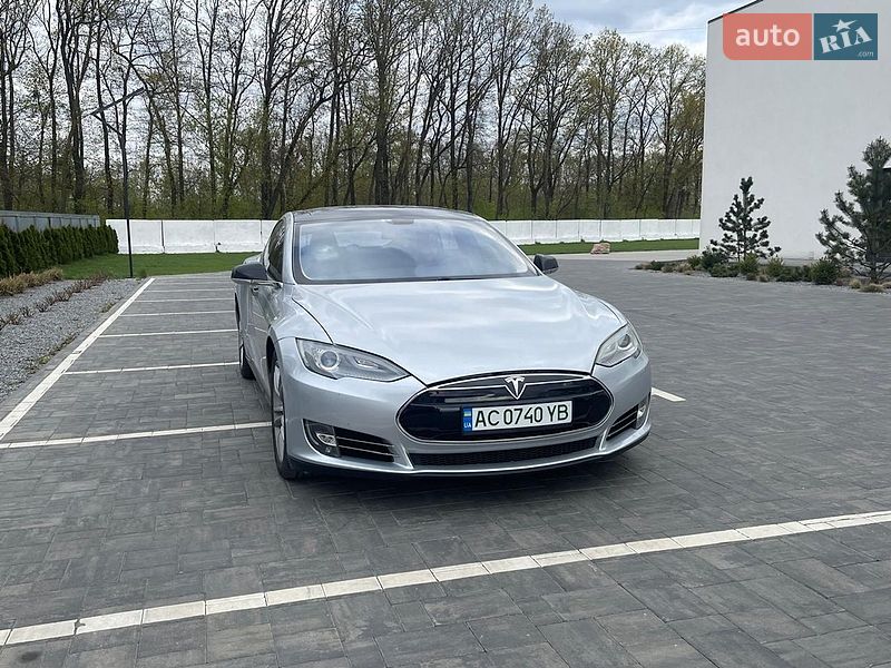 Лифтбек Tesla Model S 2012 в Луцке