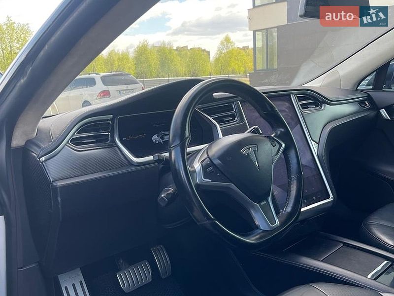 Лифтбек Tesla Model S 2012 в Луцке