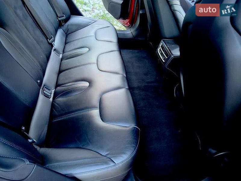 Лифтбек Tesla Model S 2015 в Киеве