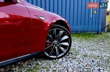 Лифтбек Tesla Model S 2015 в Киеве