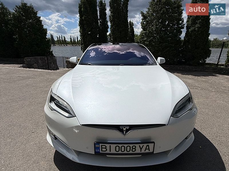 Лифтбек Tesla Model S 2018 в Кропивницком