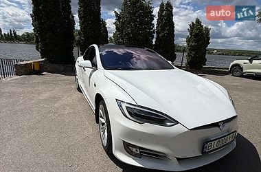 Лифтбек Tesla Model S 2018 в Кропивницком
