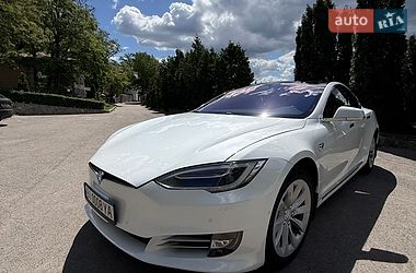 Лифтбек Tesla Model S 2018 в Кропивницком