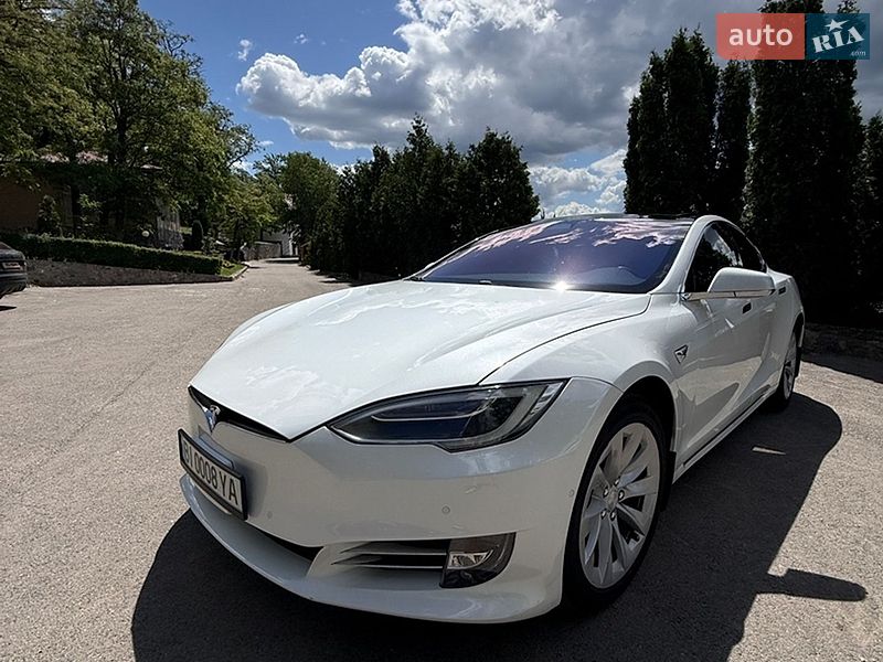 Лифтбек Tesla Model S 2018 в Кропивницком