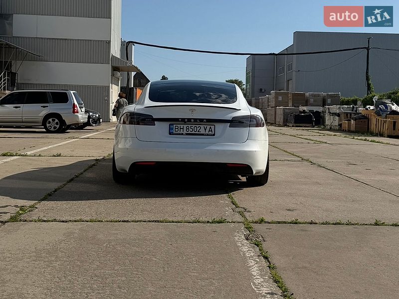 Лифтбек Tesla Model S 2019 в Одессе