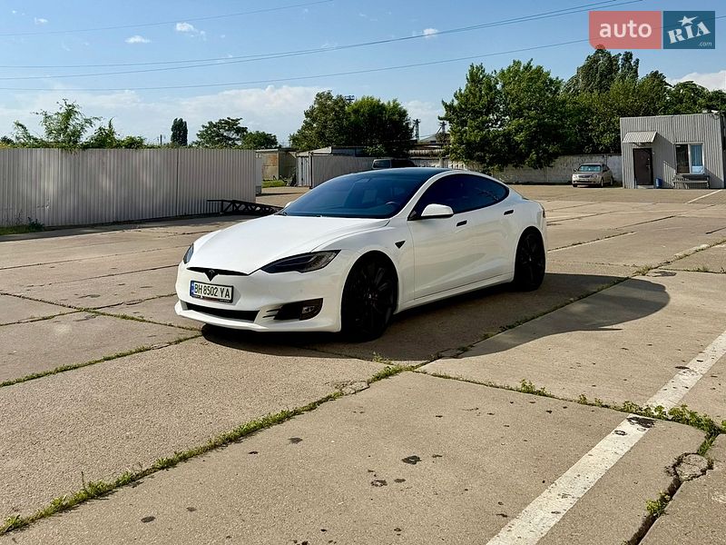 Лифтбек Tesla Model S 2019 в Одессе
