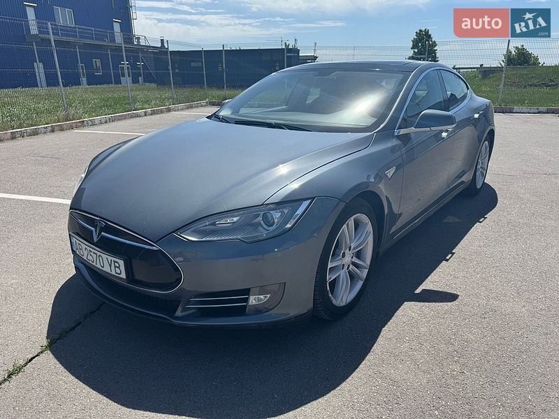 Лифтбек Tesla Model S 2013 в Виннице фото Лифтбек Tesla Model S 2013 в Виннице