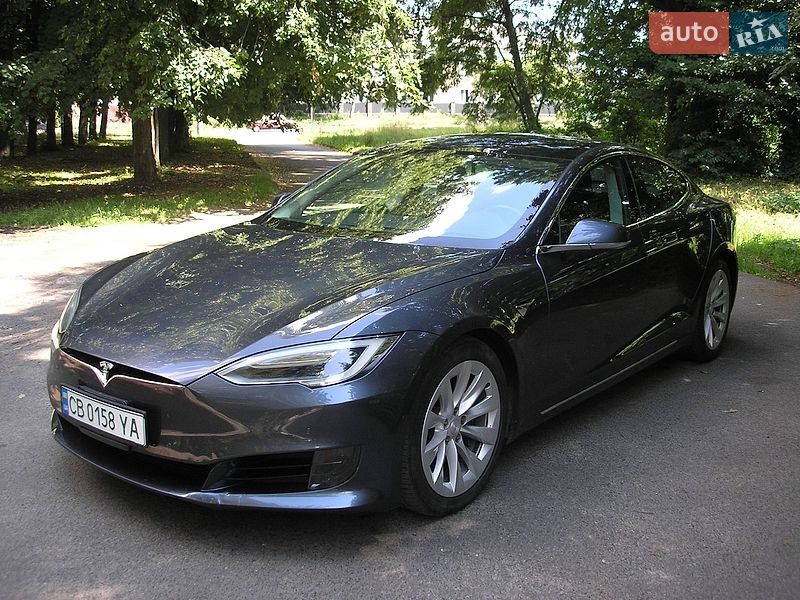 Лифтбек Tesla Model S 2017 в Нежине