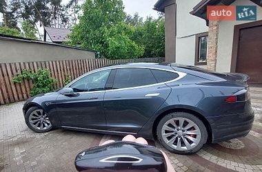 Лифтбек Tesla Model S 2016 в Киеве