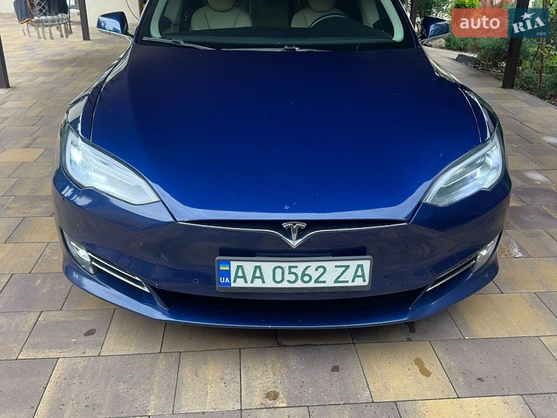Tesla Model S 2017