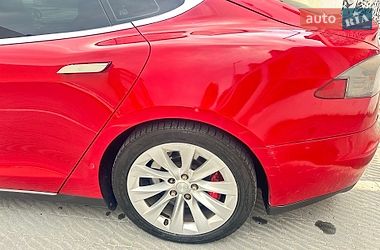 Ліфтбек Tesla Model S 2014 в Львові
