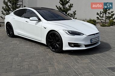 Ліфтбек Tesla Model S 2017 в Луцьку