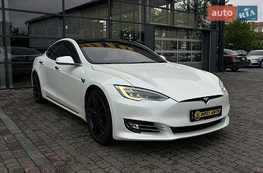 Лифтбек Tesla Model S 2019 в Ивано-Франковске