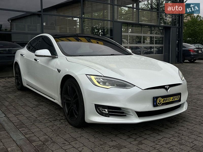 Tesla Model S 2019