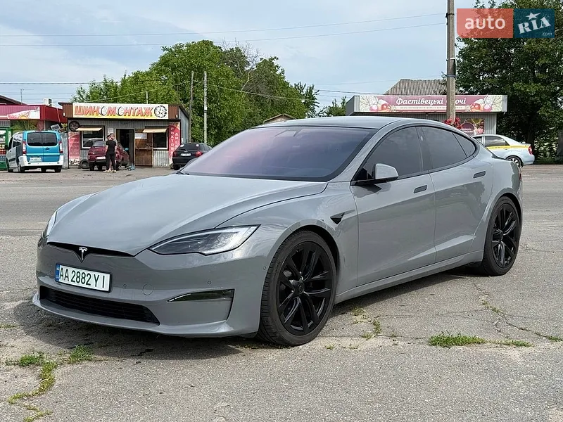 Tesla Model S 2021