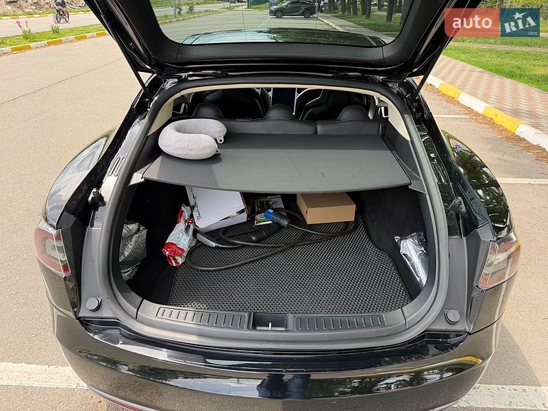 Лифтбек Tesla Model S 2013 в Киеве