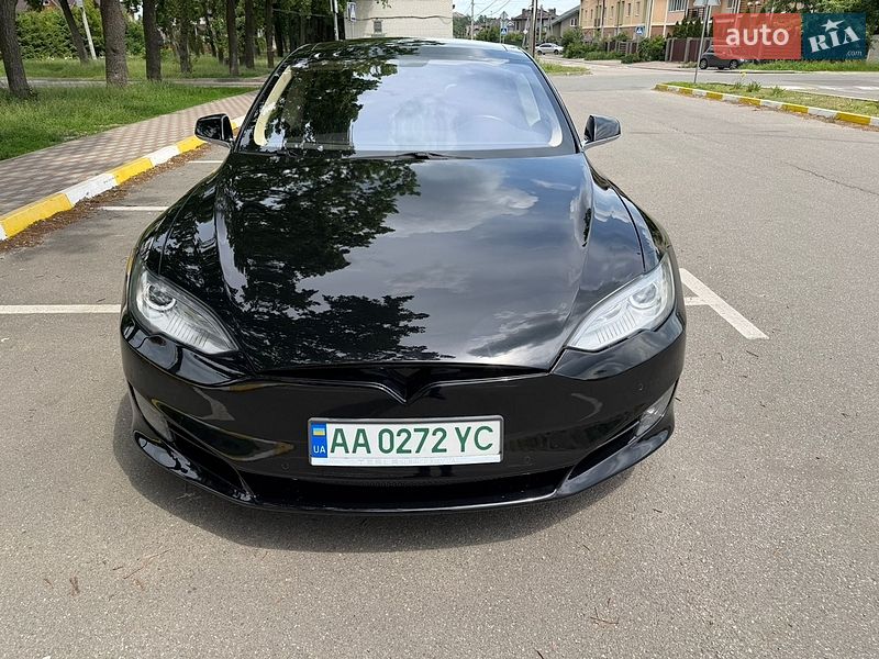 Лифтбек Tesla Model S 2013 в Киеве