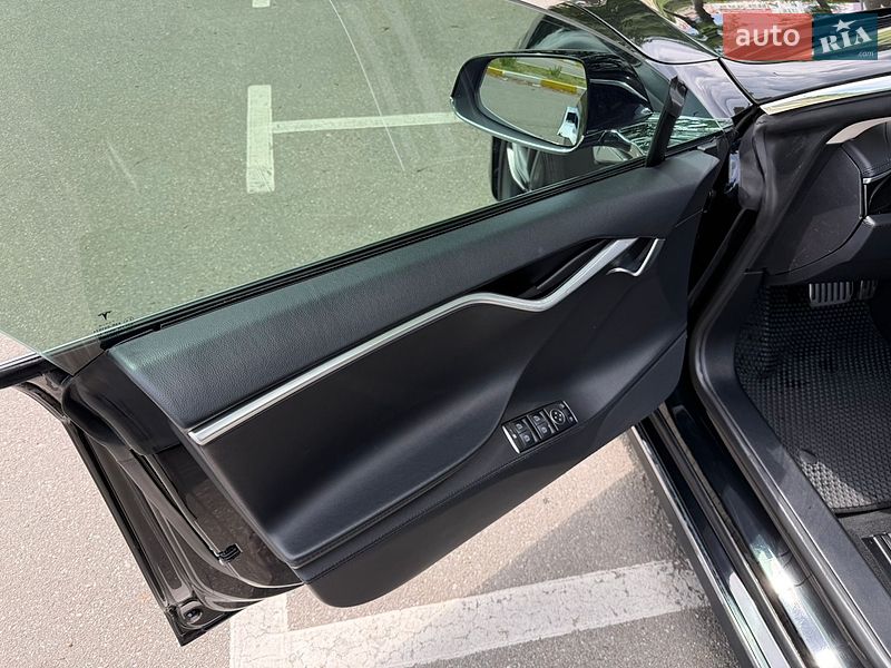 Лифтбек Tesla Model S 2013 в Киеве