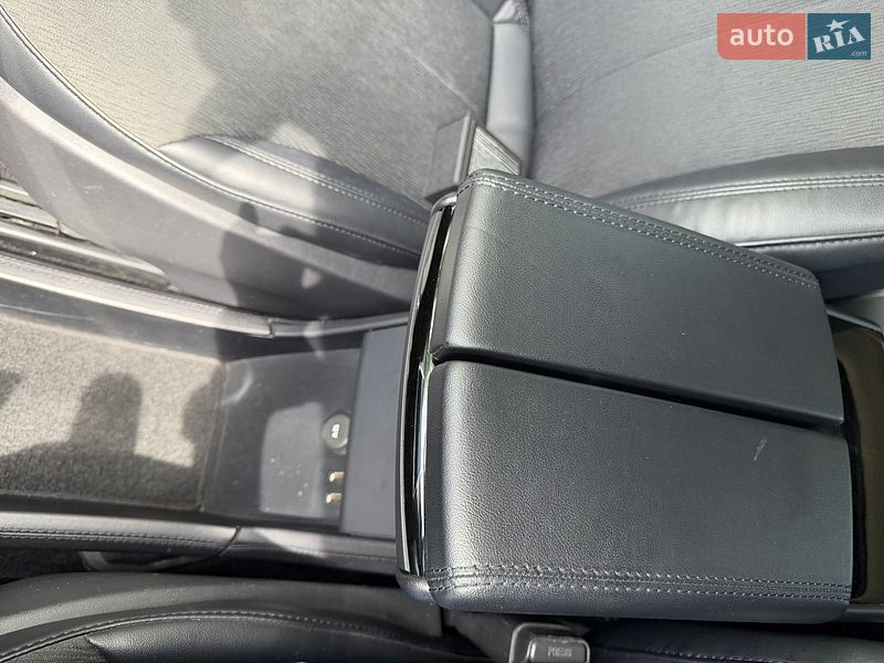 Лифтбек Tesla Model S 2013 в Киеве