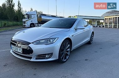 Лифтбек Tesla Model S 2014 в Житомире Лифтбек Tesla Model S 2014 в Житомире