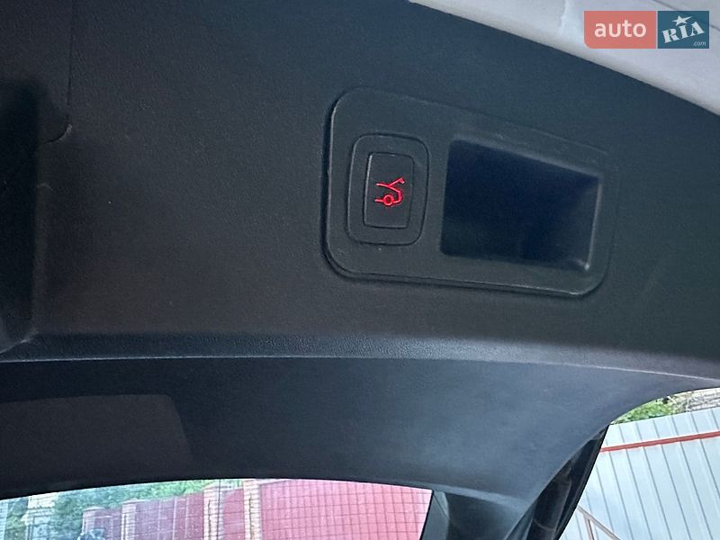Ліфтбек Tesla Model S 2016 в Вінниці