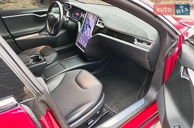 Лифтбек Tesla Model S 2016 в Киеве