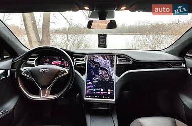 Лифтбек Tesla Model S 2016 в Киеве