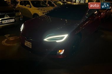 Лифтбек Tesla Model S 2016 в Киеве