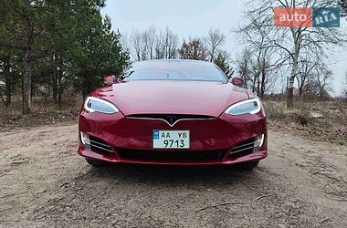 Лифтбек Tesla Model S 2016 в Киеве