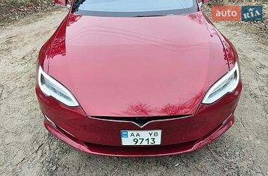 Лифтбек Tesla Model S 2016 в Киеве