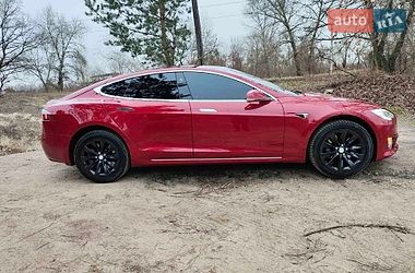 Лифтбек Tesla Model S 2016 в Киеве