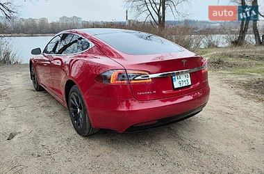 Лифтбек Tesla Model S 2016 в Киеве