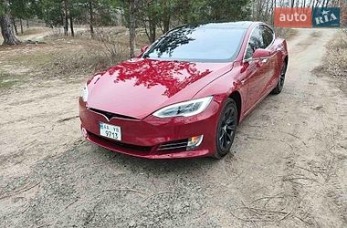Лифтбек Tesla Model S 2016 в Киеве