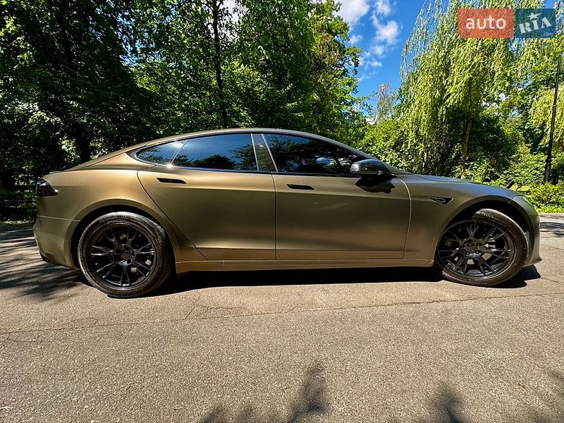 Лифтбек Tesla Model S 2023 в Киеве