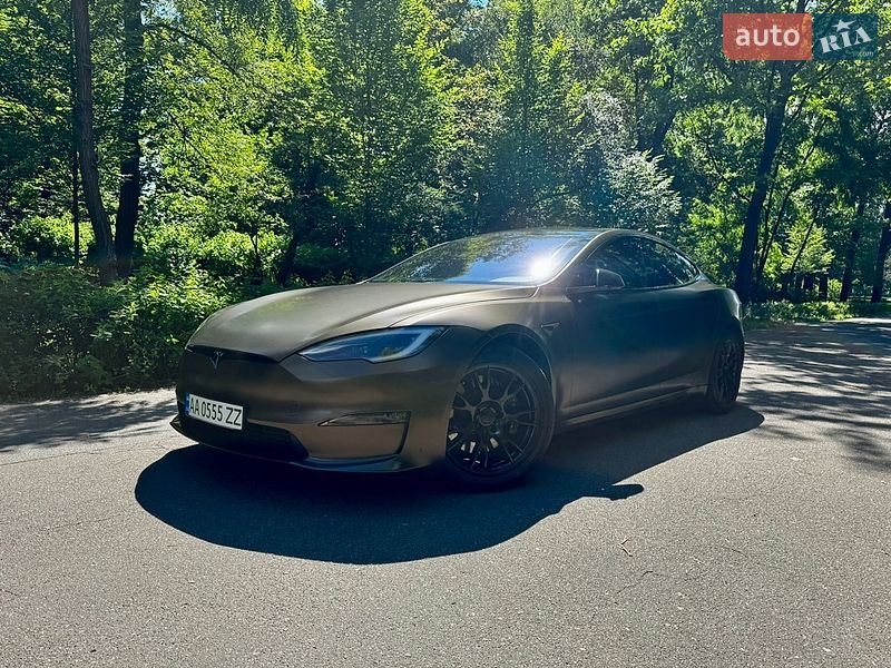 Лифтбек Tesla Model S 2023 в Киеве