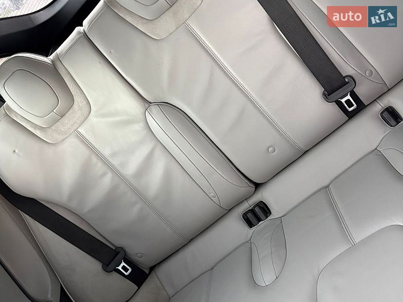 Лифтбек Tesla Model S 2014 в Мостиске